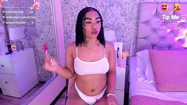 SkylerBloomm webcam