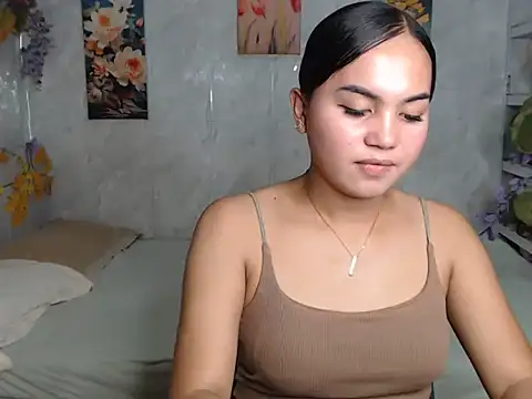 ur_asiankat webcam