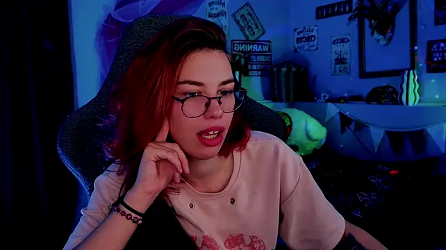 SeraphineDuskryn webcam