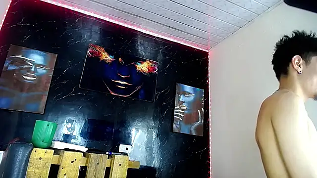 LuxeCouple webcam