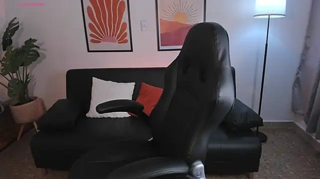 CurlyVenuss webcam