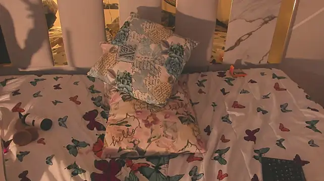Alicee_Nahara webcam