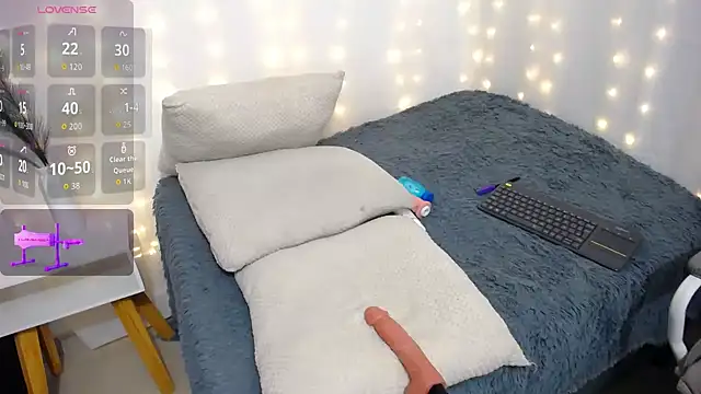 _Maddy_Perez01 webcam