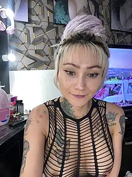 Adrii_White webcam