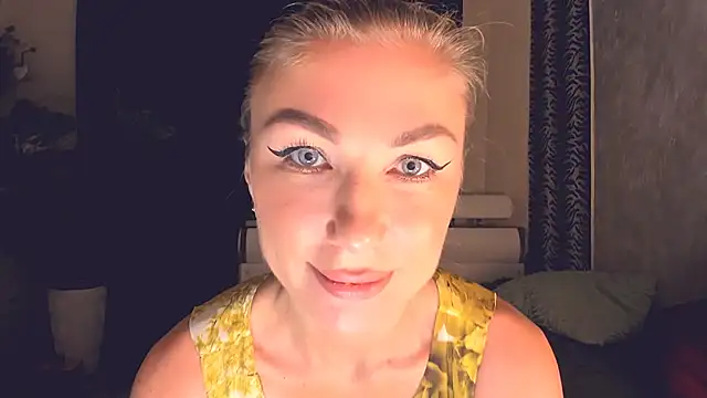 Karma_S_U_T_R_A webcam