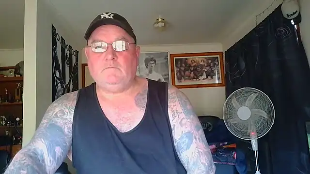KINKYBLUEYES69 webcam