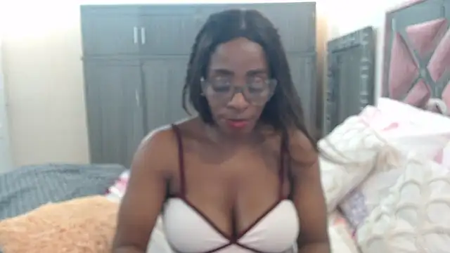 Ginachaudex webcam