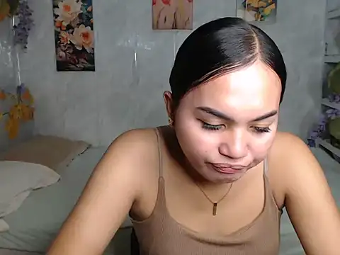 ur_asiankat webcam