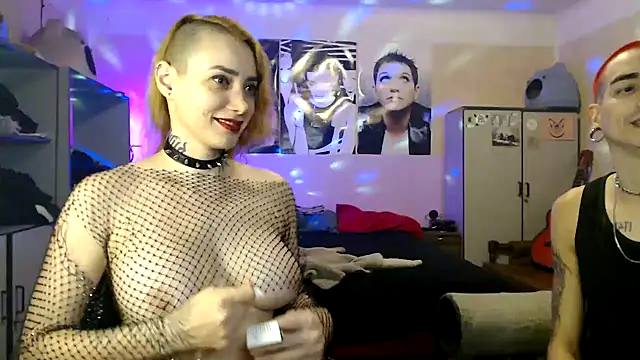 VioletFox26 webcam
