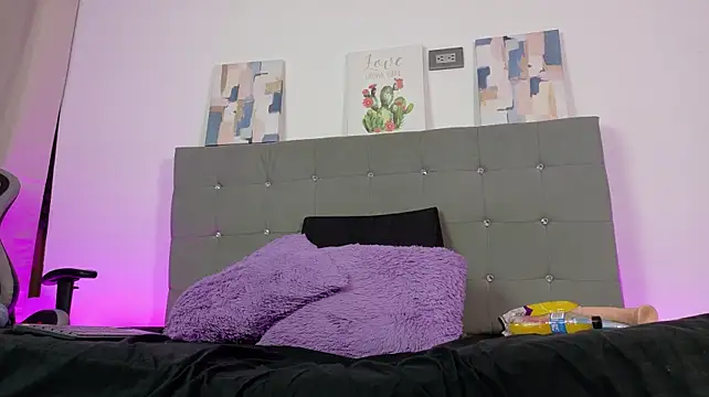 DianaSol webcam