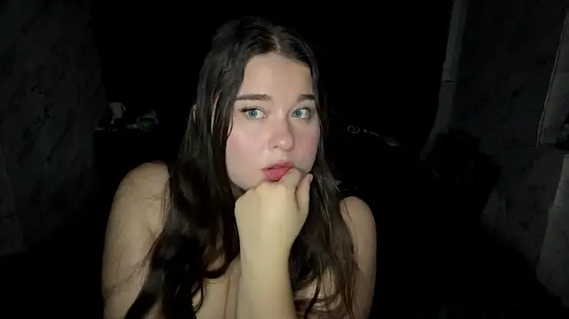 FluffyCloudGirl webcam