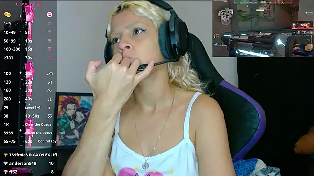 blondegamerr webcam