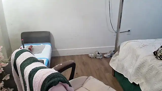 mzpretty444 webcam