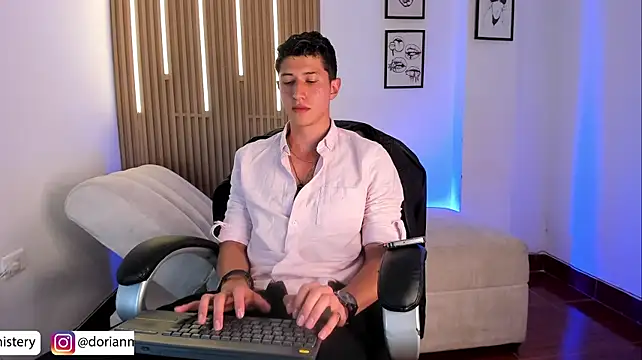 Dorianmistery2322_ webcam