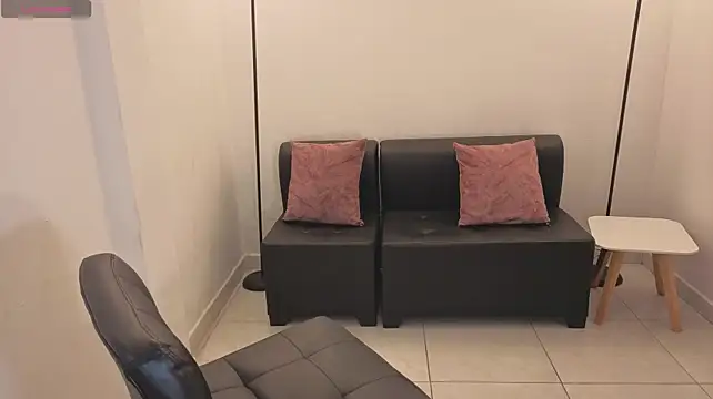 camiilaa1 live cam on StripChat