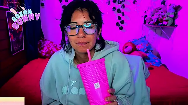 Roxanbunny1 webcam