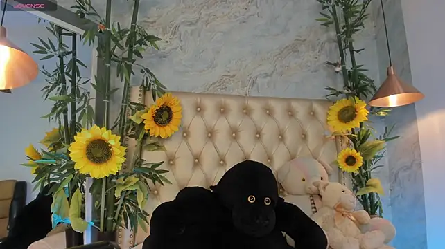 LittleeJaz webcam