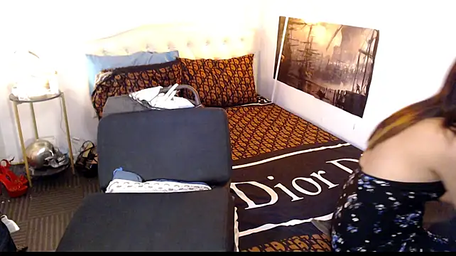 NinaDOM4CUM webcam