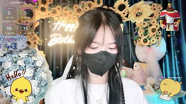 Your-Sunshinee live cam on StripChat