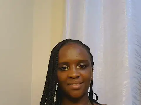 Cocoaauara live cam on StripChat