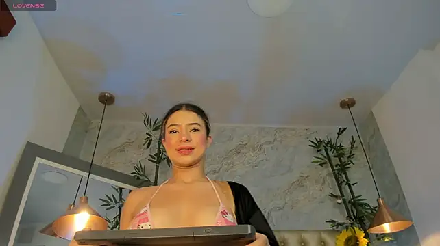 LittleeJaz webcam