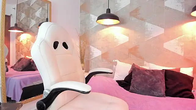 LalilaBrunettee webcam