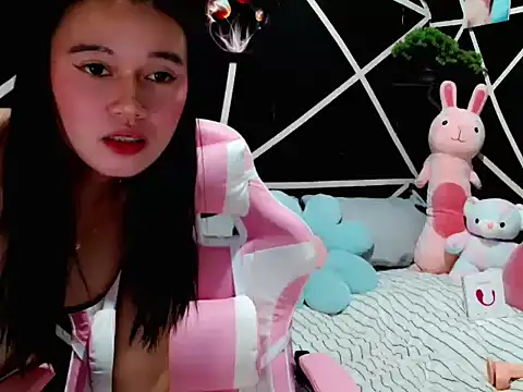 urgirl_mikah webcam