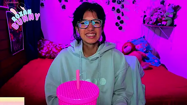 Roxanbunny1 webcam
