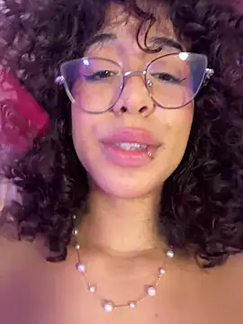 Woo_isDaphne webcam
