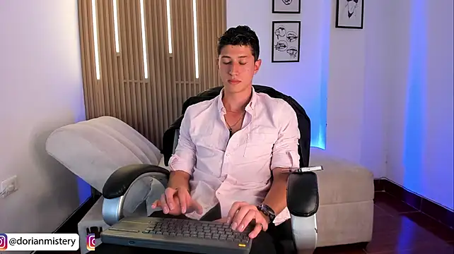 Dorianmistery2322_ webcam
