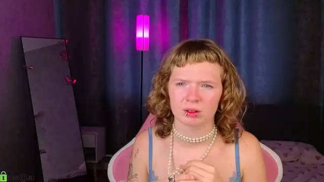 VioletDesiree webcam