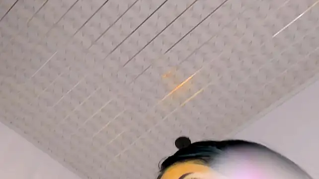 Nahiaraa__ webcam
