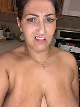 LittleMissEeve webcam