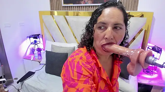 Luna_Naughty1 webcam