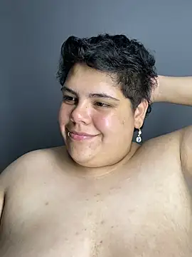 Hailey_Curvy webcam