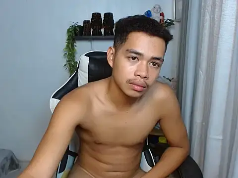 curlyasian_njxx