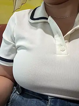 Lydia-a live cam on StripChat