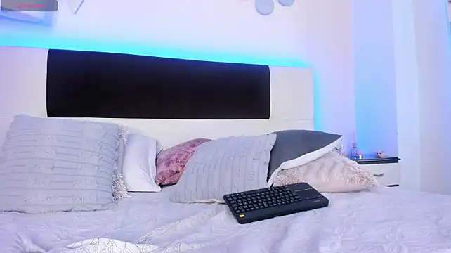 Sky_Loren webcam