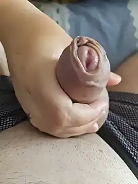 MadaamJizz_DickLewd webcam