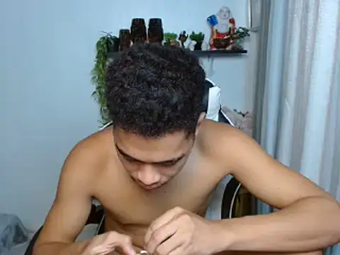 curlyasian_njxx webcam