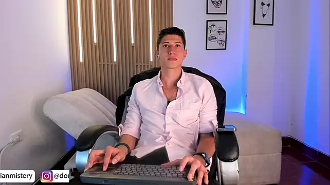 Dorianmistery2322_ webcam