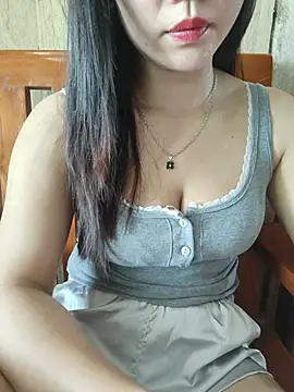 Ngocmai_lazdy live cam on StripChat