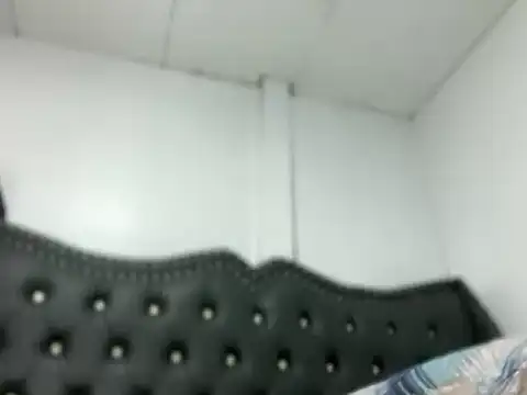HoneyAfterDark_ webcam