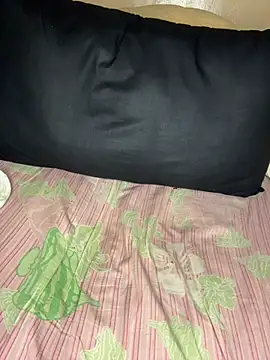 Petitegirl25 webcam