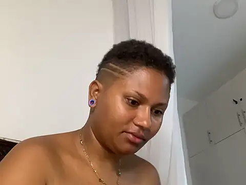 madelltheebony