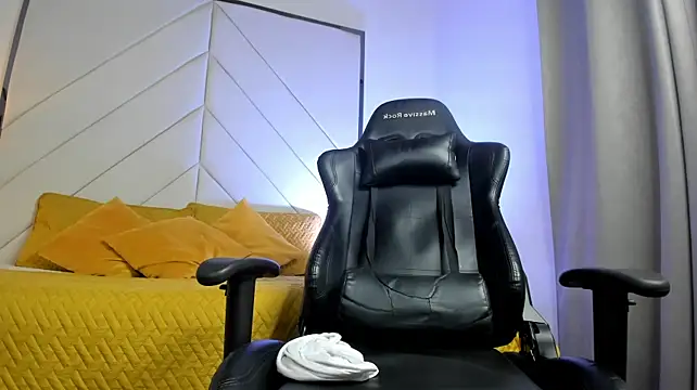 Logan_WolfJS webcam