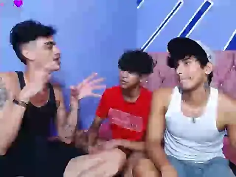 FRIENDS_LATINOS webcam