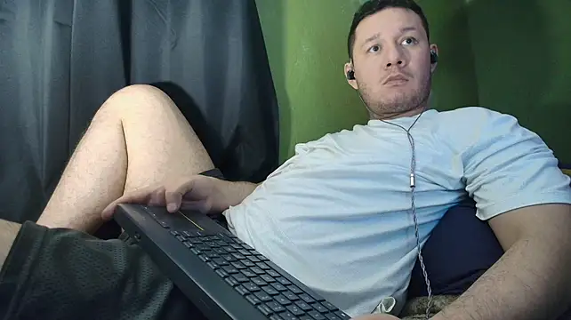 sweet_cock28 webcam
