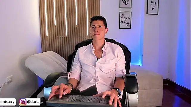 Dorianmistery2322_ webcam