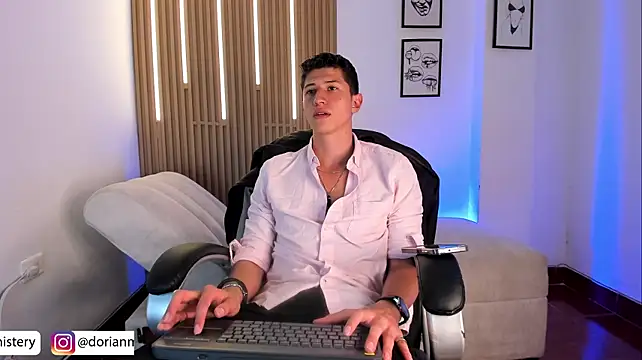 Dorianmistery2322_ webcam